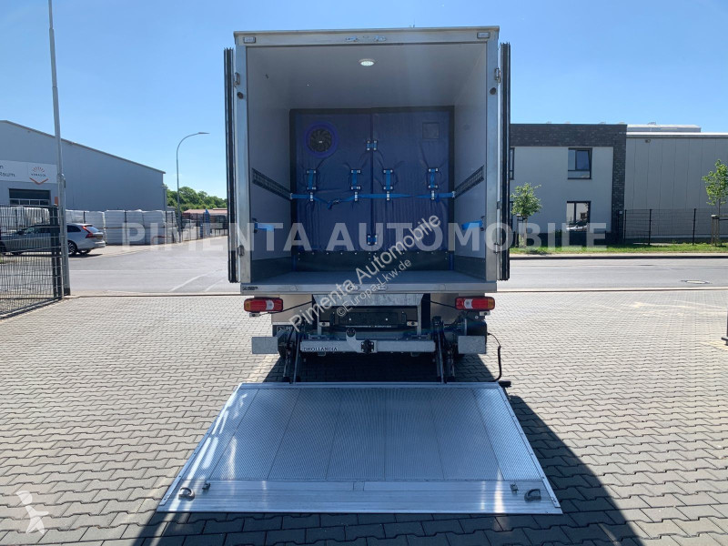 Furgoneta Iveco 70C18A8P TK AUT LUF TRENNWAN...