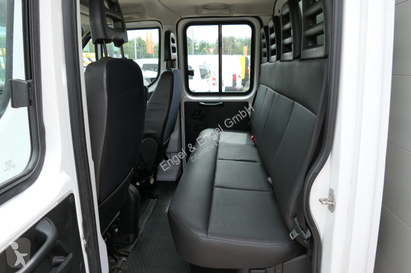 Samochód dostawczy Iveco Daily 70C18H D70C DoKa...