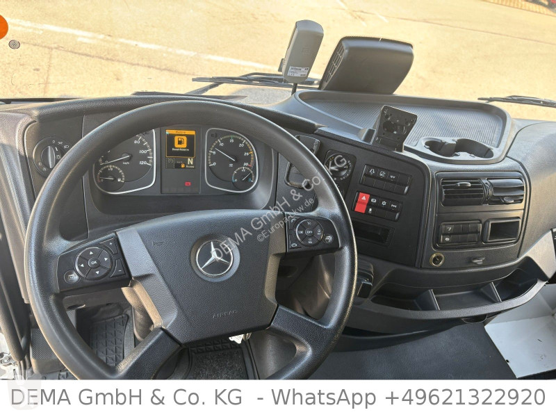 شاحنة Mercedes...