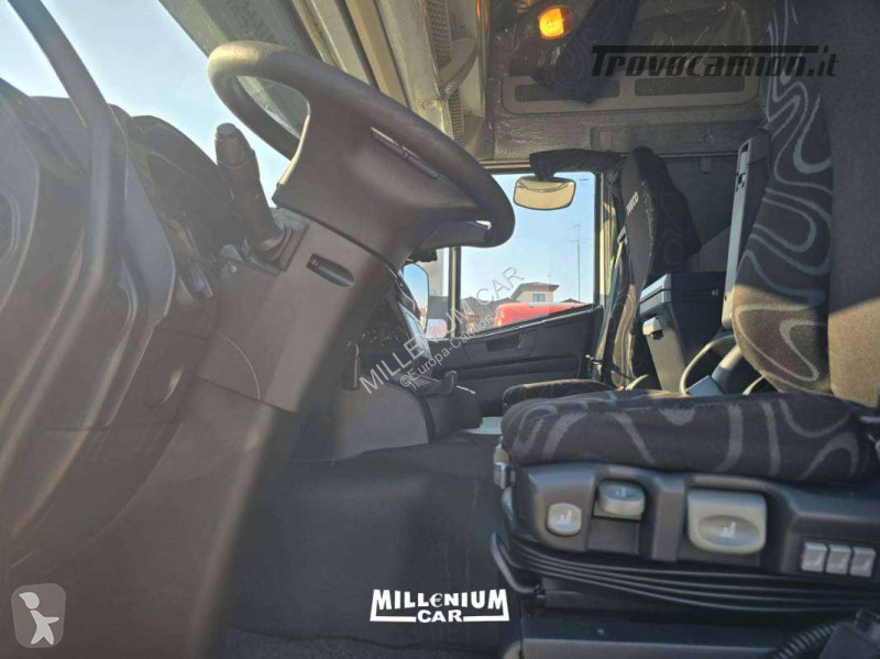شاحنة Iveco 260S36 CENTINATO M 8,30 EURO 6