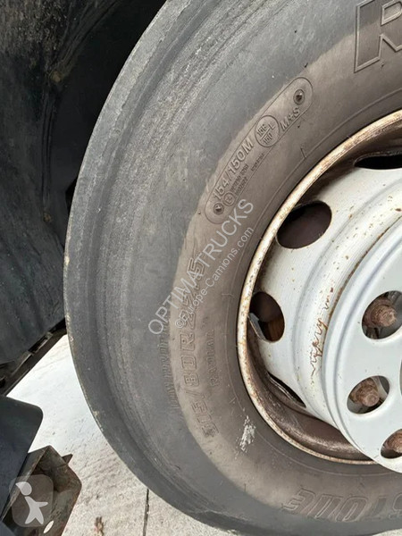 شاحنة Volvo 300 6x2