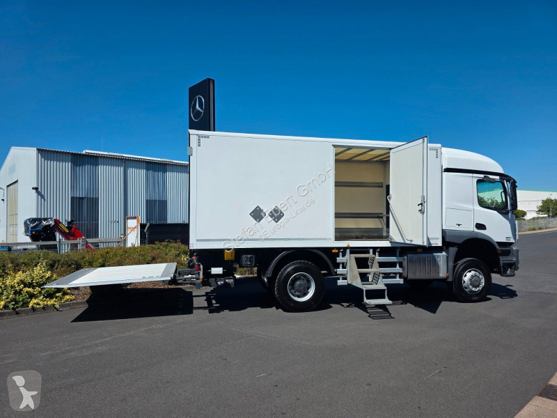 شاحنة Mercedes 1827 A 4x4 LBW Tür+Treppe Schalter