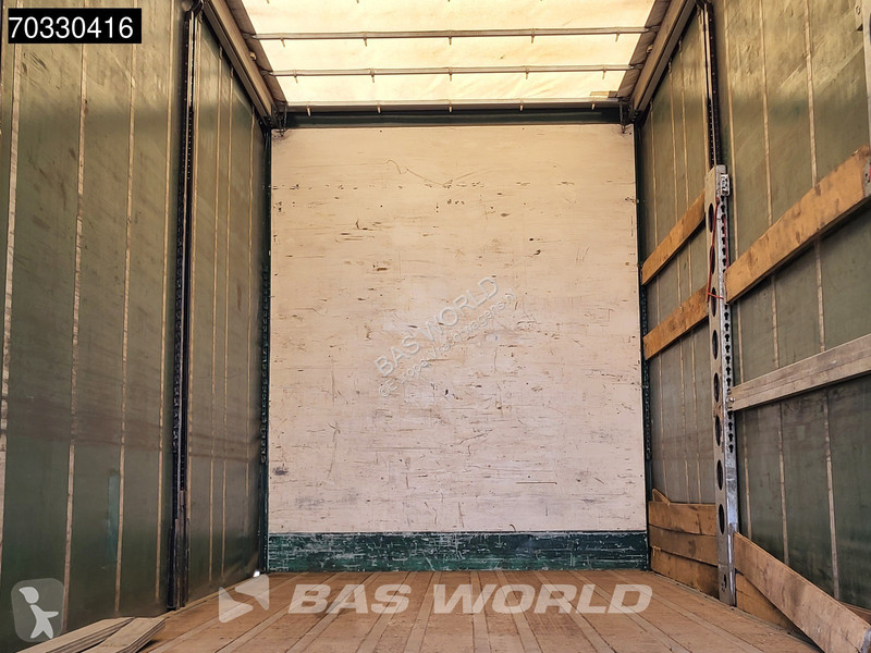 شاحنة Volvo 500  6X2 Curtainsider Forklift...