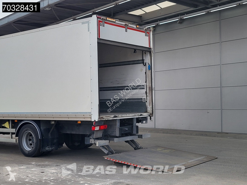 شاحنة Renault D 320 D 4X2 18tonner 0kg...