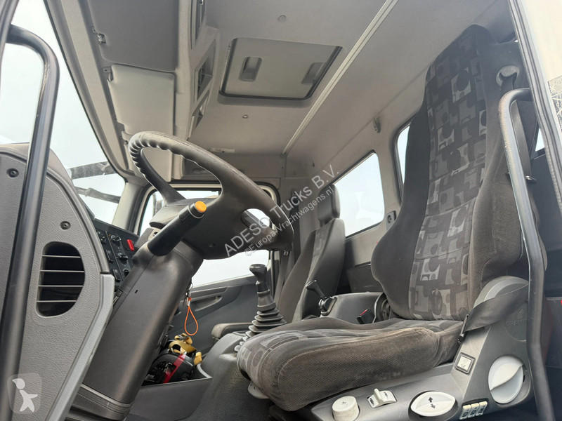 شاحنة Mercedes 1833 met Palfinger PK12000...