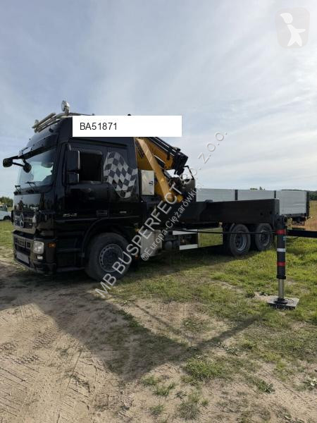 شاحنة Mercedes 3332