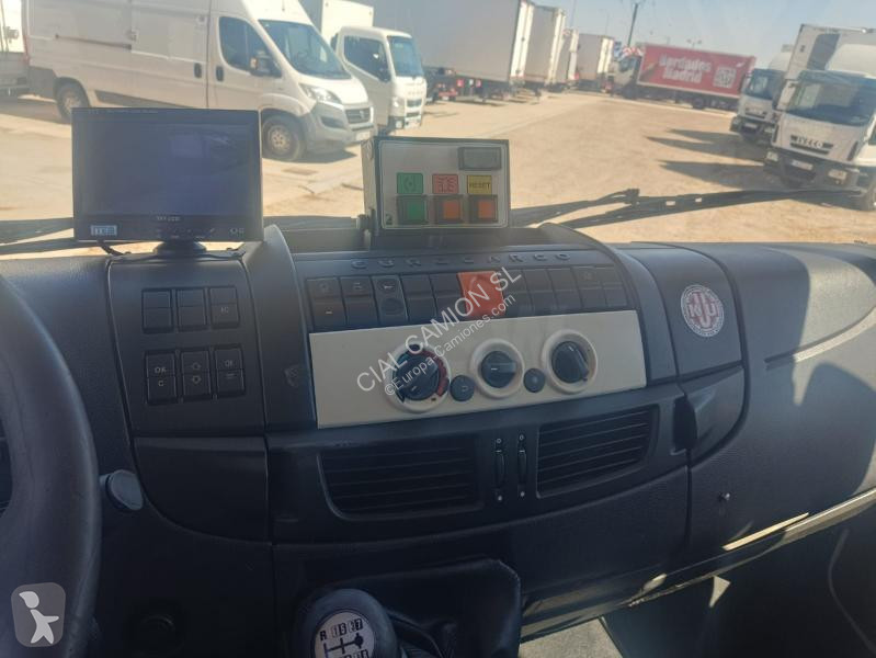 Camión Iveco  180E28