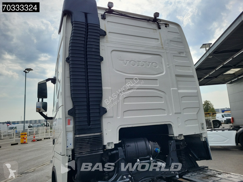 شاحنة Volvo 460  6X2 chassis Full Air...