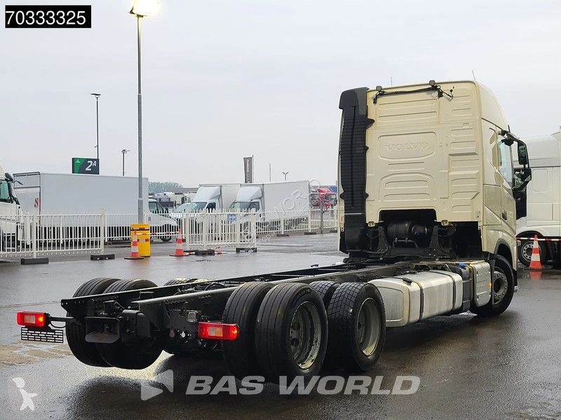 شاحنة Volvo 460  6X2 Chassis Lift-Axle Full Air...