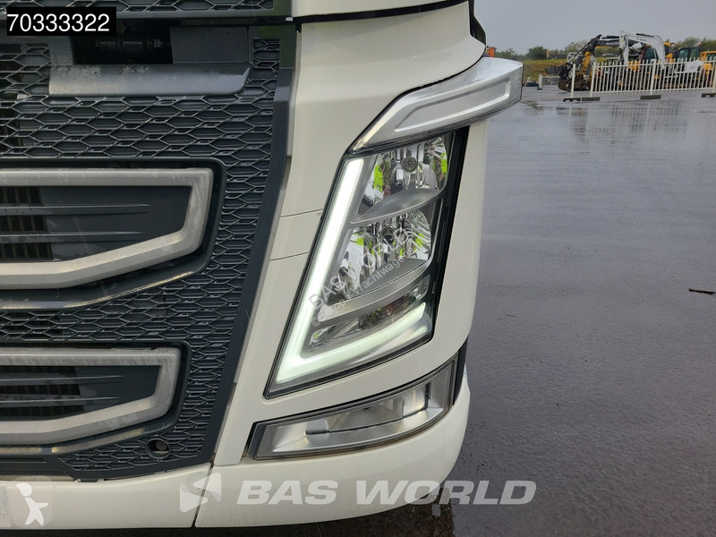 شاحنة Volvo 460  6X2 chassis Full Air...
