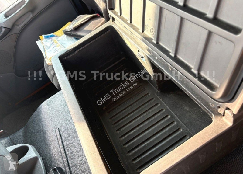 Camión Mercedes 1841 / 4X4 / 13m Hiab Kran /...