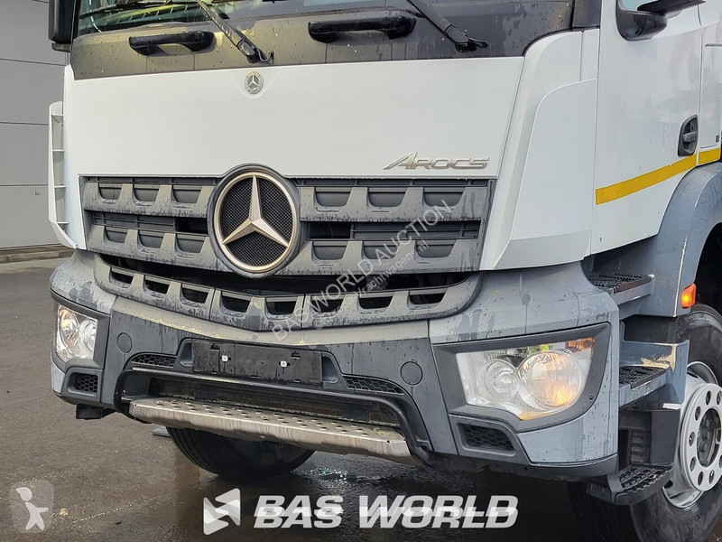 Грузовик Mercedes 2636