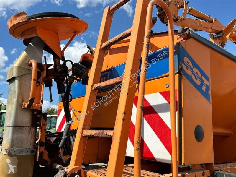 Vehículo de limpieza viaria Unimog U 300 4x4 U...