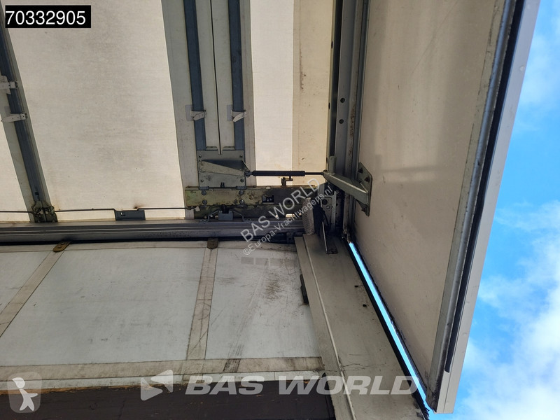 Camion Mercedes 1524 4X2 15tonner curtainsides...