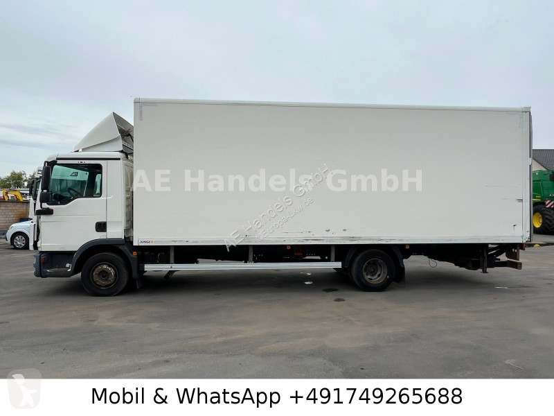 Vrachtwagen MAN 12.220 C BL...
