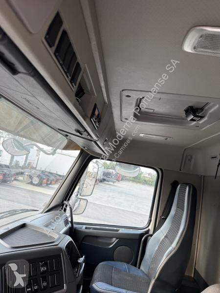 Camion Volvo 330
