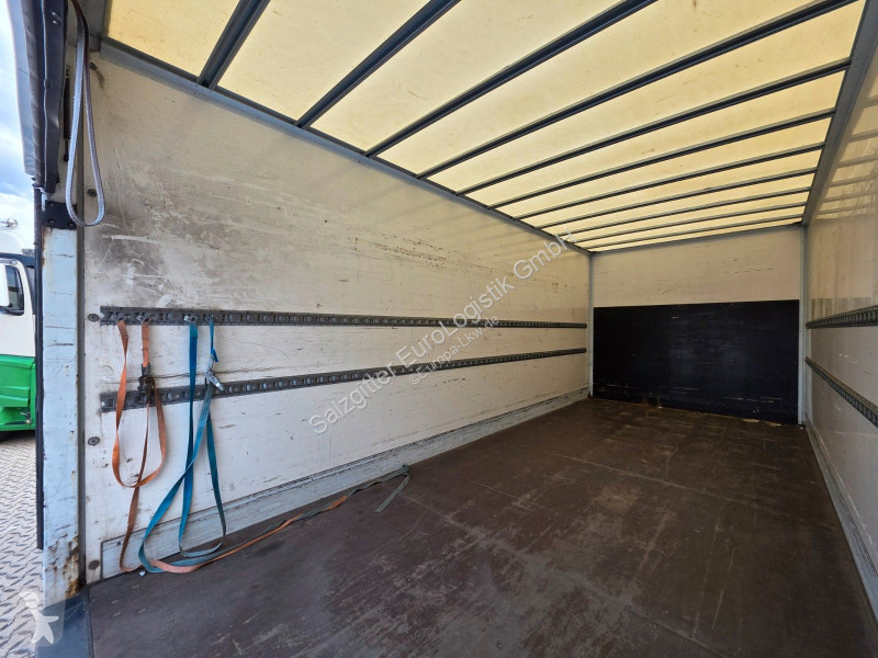 Vrachtwagen Mercedes 818 | 3 Sitzen | Ladebordwand