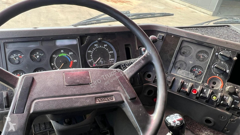 Camión Volvo - 320 (MANUAL PUMP / PERFECT...