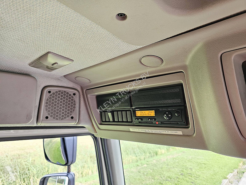 Vrachtwagen Volvo 25012