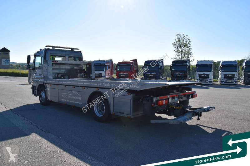 Camion Mercedes 1330L 4x2 Abschleppwagen...