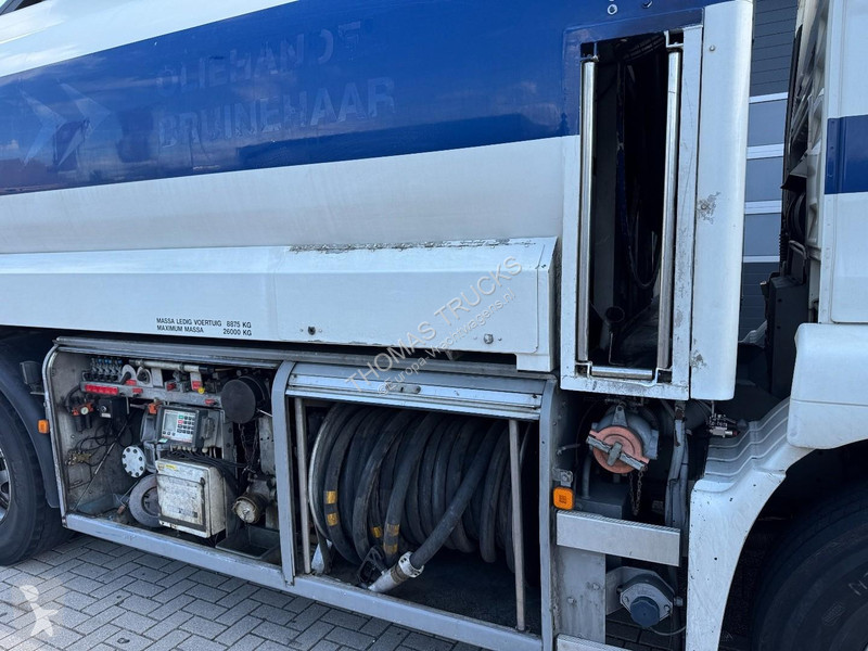 Vrachtwagen MAN 26.313, Fuel, 5 compartments,...