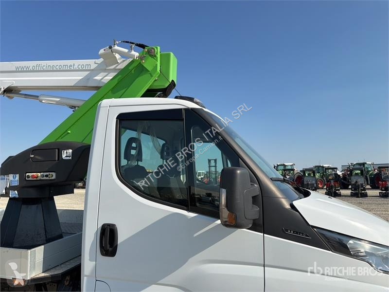 Camion Iveco 19-8,5 HQ 19 m on Iveco 35-140...