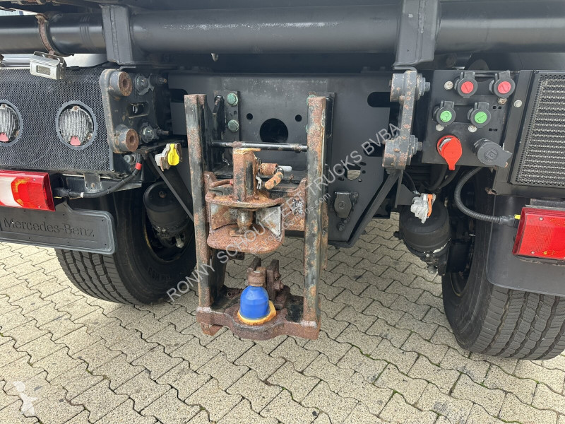 Útfenntartó-és-karbantartógép Unimog U 423 4x4...