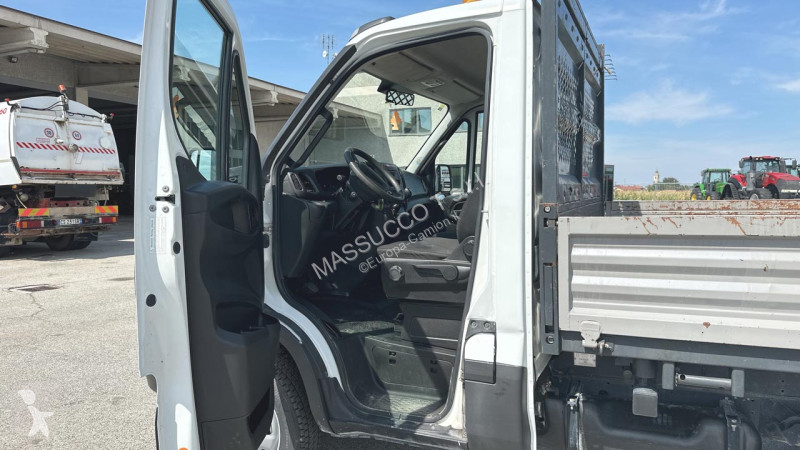 Camión Iveco DAILY 35-140 4x2