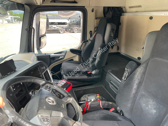 Вантажівка Mercedes ACTROS 2563 CON GRU...