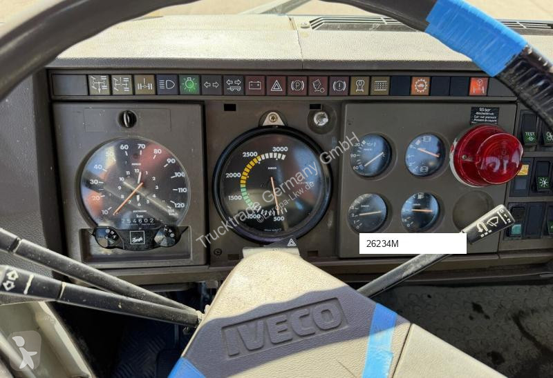 Camión Iveco 676 300-30 AH