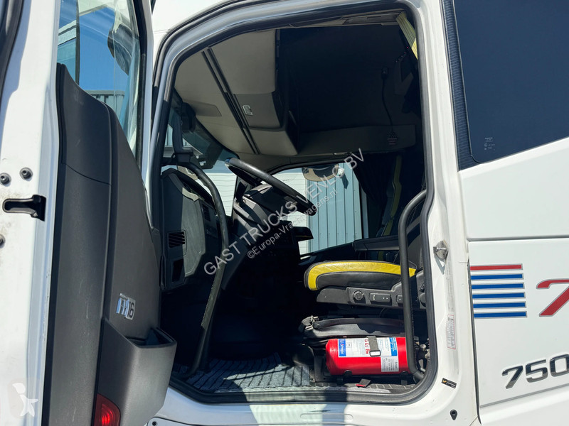 Camión Volvo 16750 6x2 Retarder Globetrotter WB...
