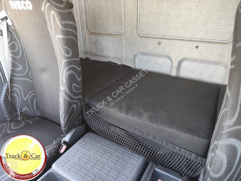 Camión Iveco 180 E 30