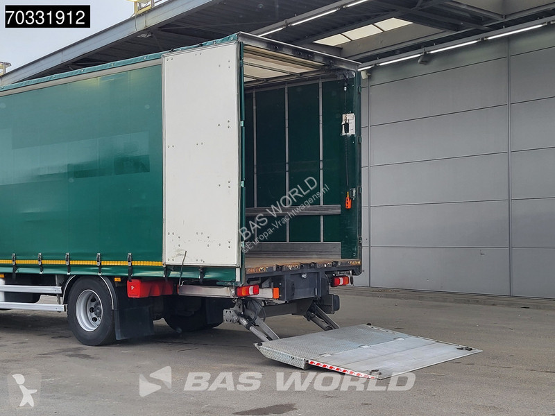Camión Mercedes 1833 4X2 18tonner curtainsides...