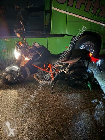 Kamion  690 DUKE