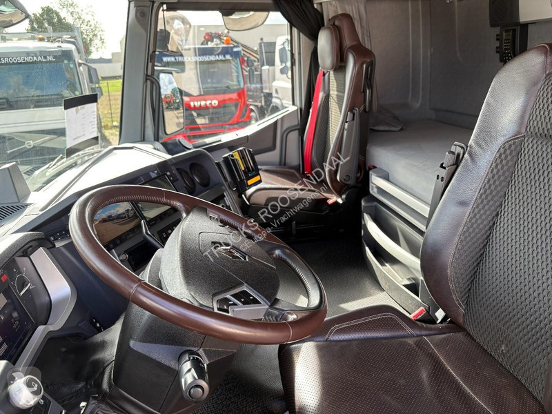Camión Renault T 380 + 19t + lift + euro 6
