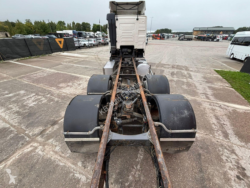 Camión Volvo 460 6x2*4 CHASSIS L=7739 mm