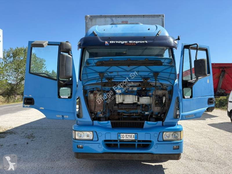 Camión Iveco 180 E 28