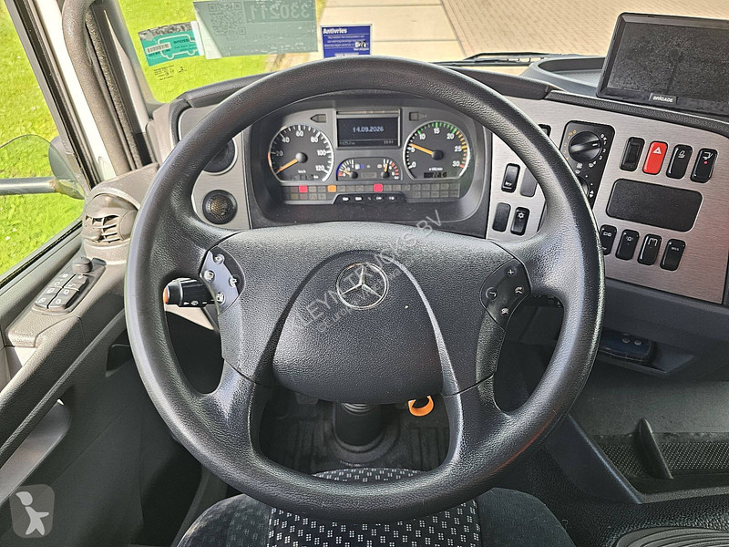 Kamion Mercedes 1229
