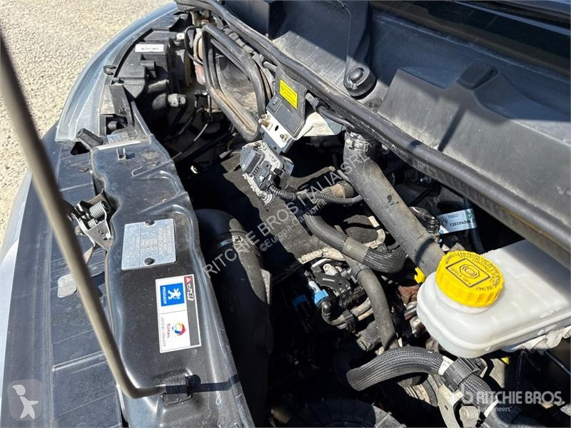 Camión Peugeot 333 L1H1 2.2 BLUEHDI 140CV SeS...