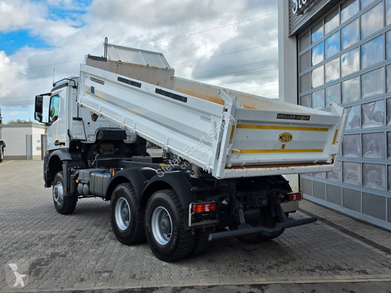 Camião Mercedes 3343 AK 6x6 Meiller