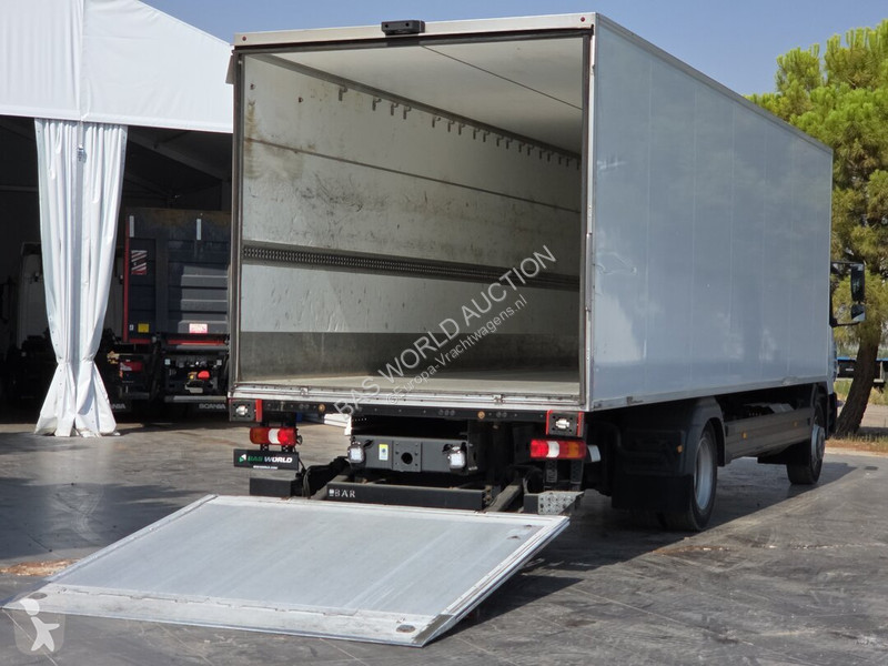 شاحنة Mercedes 1527