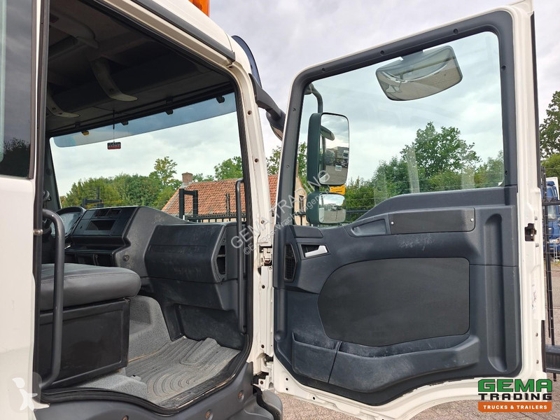 Camião MAN 12.210 4x2 Double Cab (6 persons)...