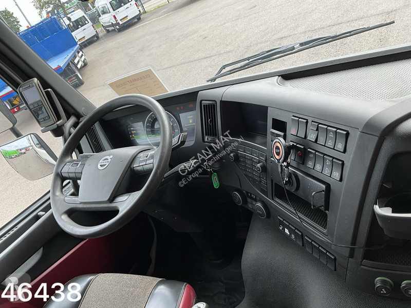 Volvo 460 8x4 Euro 6 HMF 19 Tonmeter Z-kraan truck