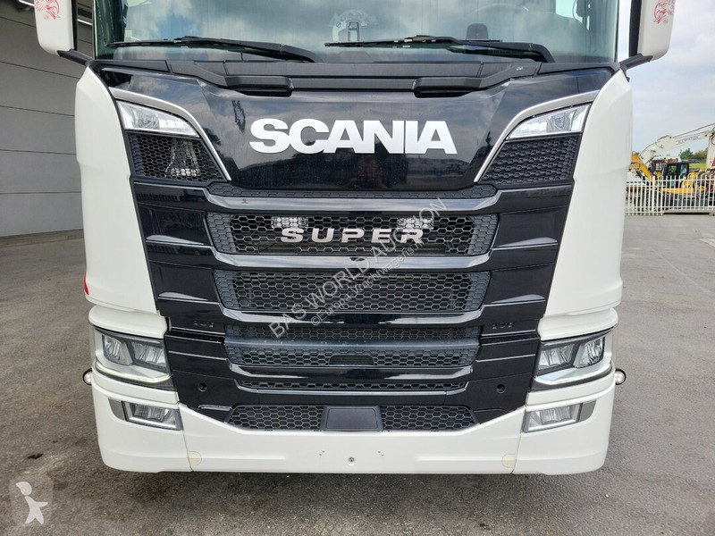 Camião Scania 580