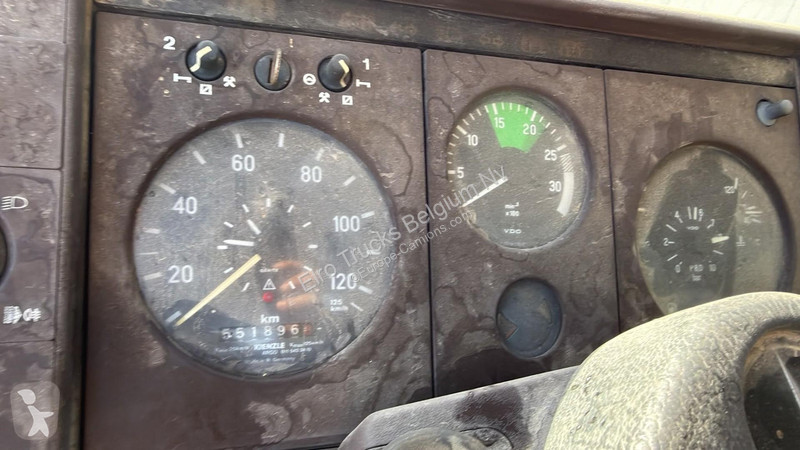 Camion Mercedes SK  (MANUAL PUMP / POMPE...