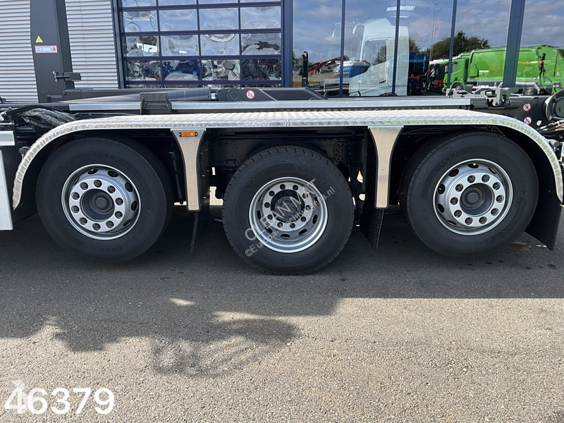 DAF Q XD 450 8x2 Hiab 26 Tonmeter laadkraan truck