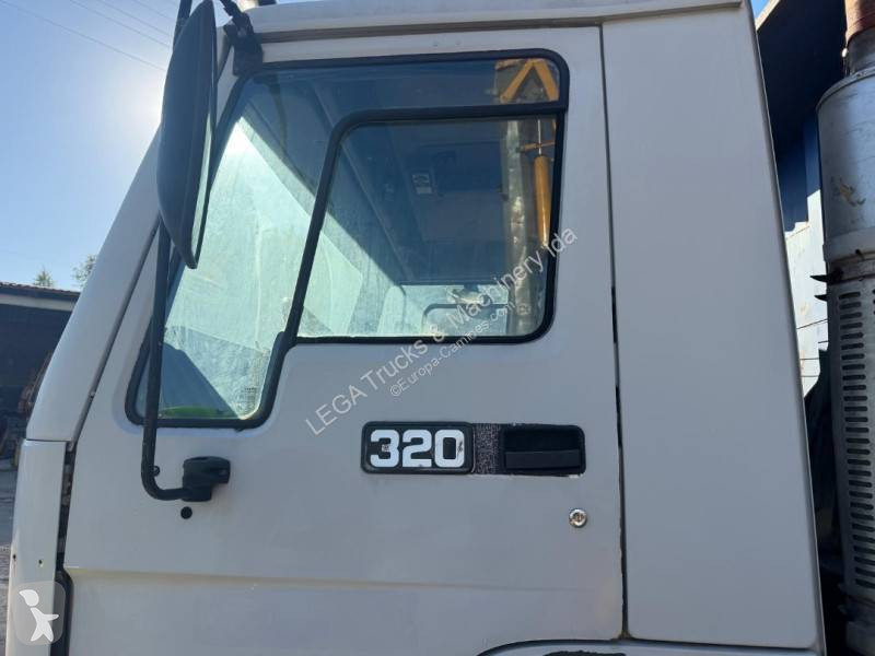 Lastbil Volvo 320
