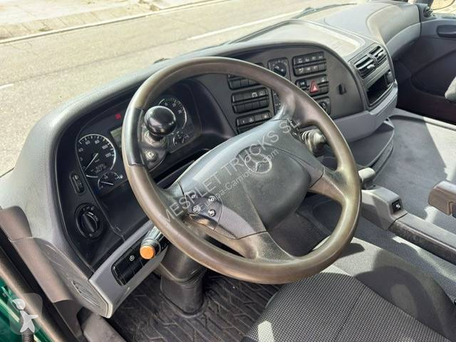 Грузовик Mercedes