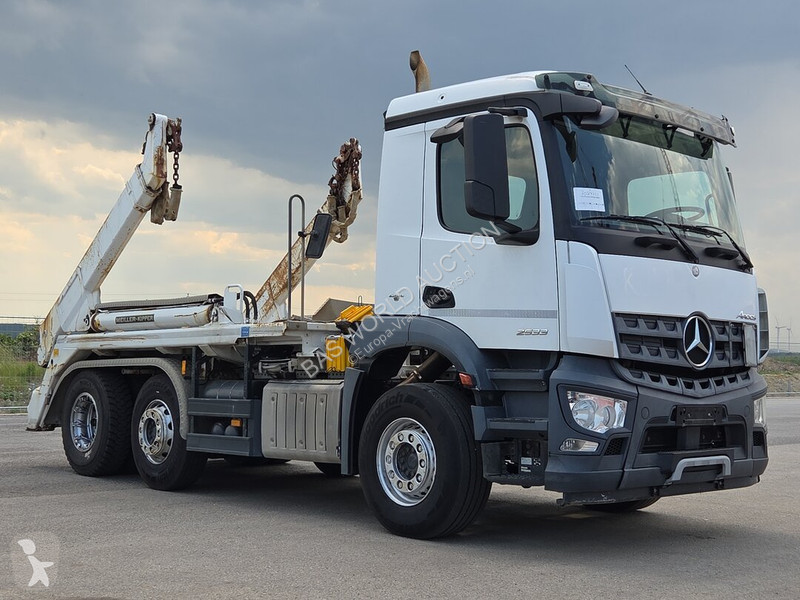 Lastbil Mercedes 2533
