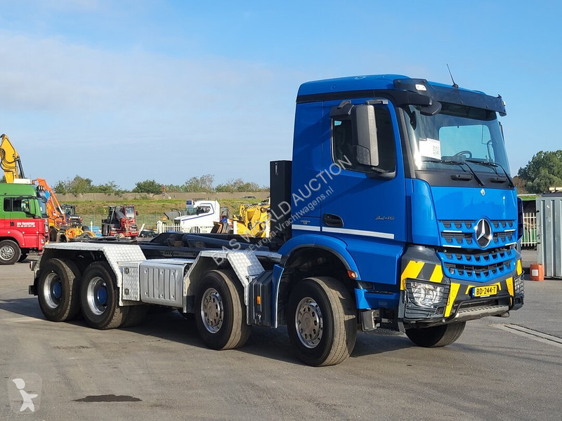 Lastbil Mercedes 3245